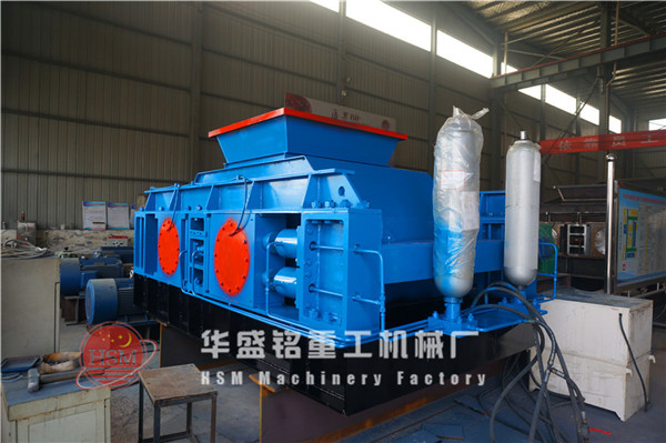 大型液壓對輥破碎機(jī)